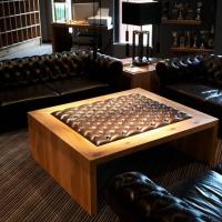 Table capitonnée