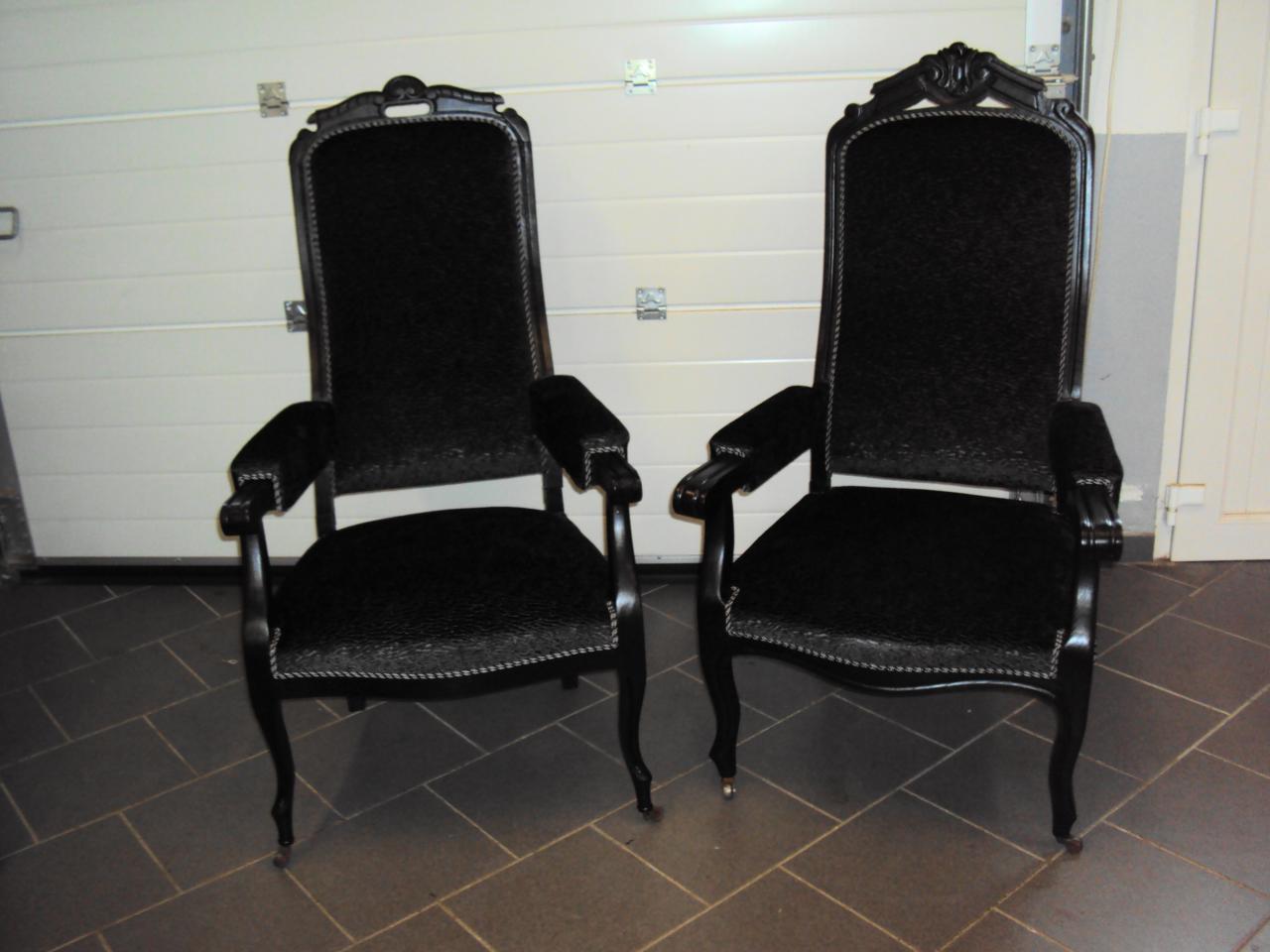 Paire de fauteuils Voltaire